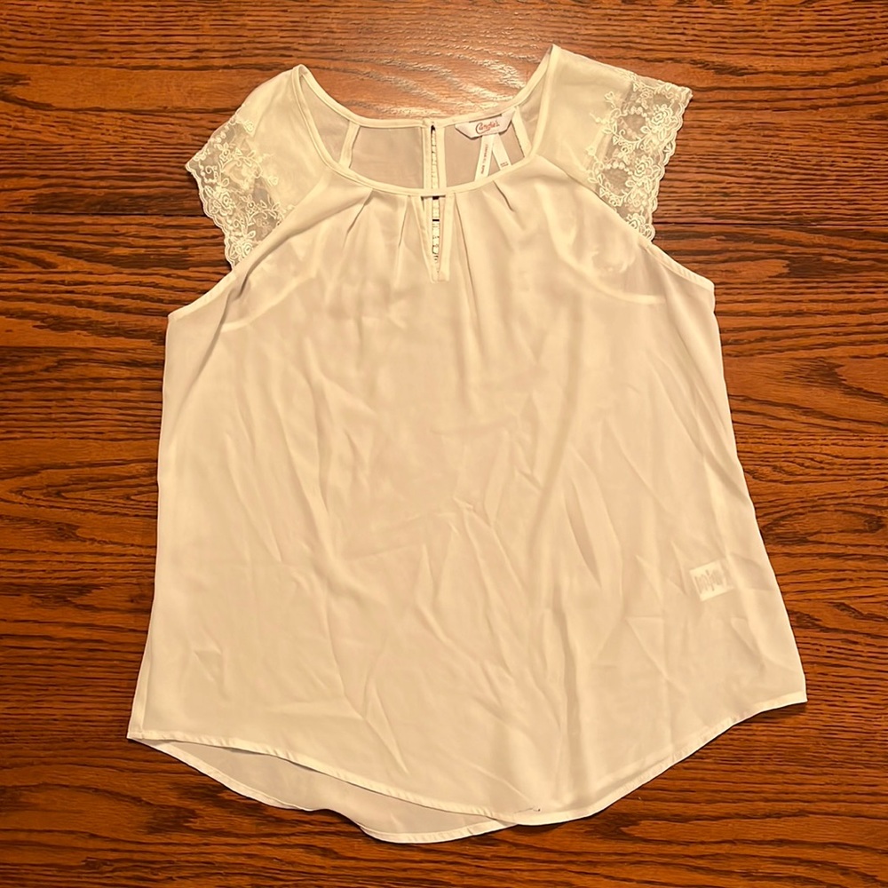 Medium white blouse